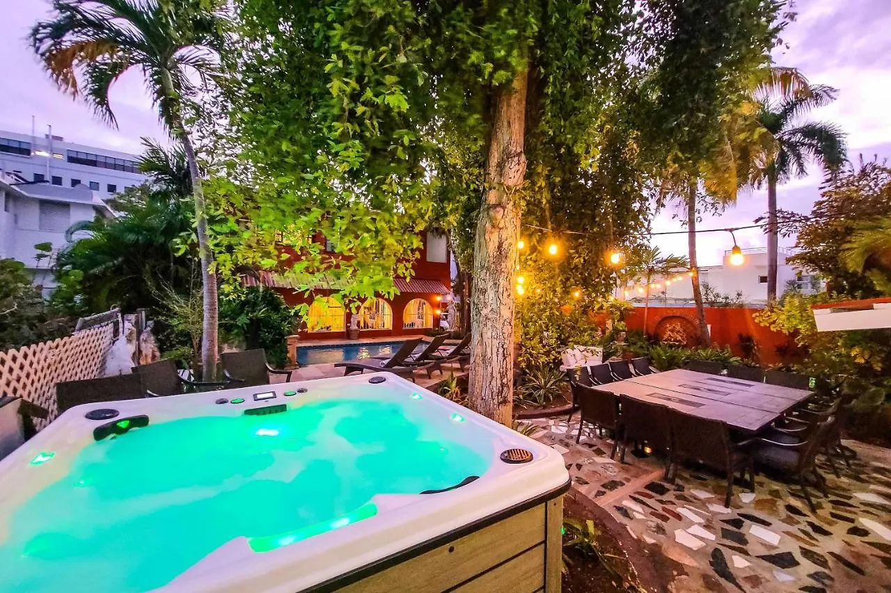 Luxurious San Juan Villa With Pool - Walk To Beach! Holiday home